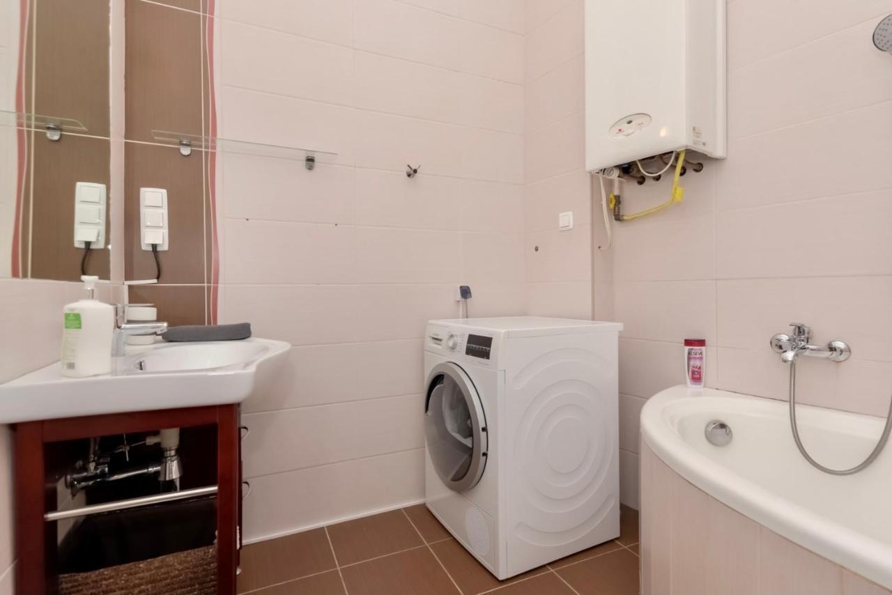 Corvina Apartment Budapest With Free Private Parking Exterior foto